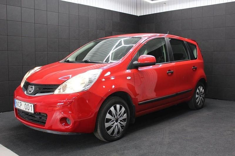 Röd Begagnad 2013 Nissan Note Halvkombi | 49 000 kr (Bra pris) - Bild 1/4