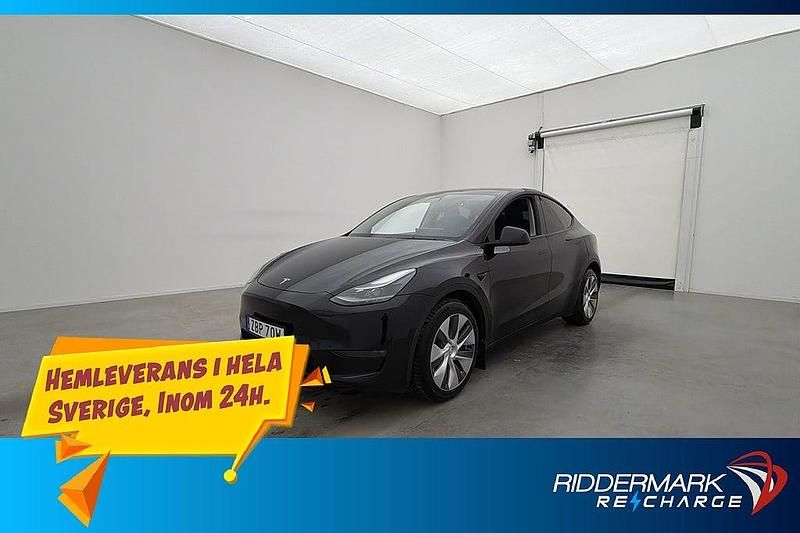 Begagnad Tesla Model Y Long Range AWD 378 kW (514 HK) 2023 Svart SUV