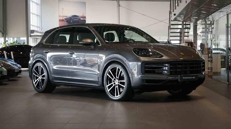 Grå Begagnad 2023 Porsche Cayenne SUV | 1 049 000 kr - Bild 1/1