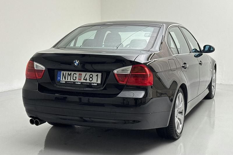 Begagnad BMW 330 231 HK (169 kW) 2007 Svart Sedan