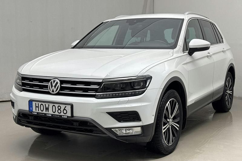 Vit Begagnad 2017 VW Tiguan Executive SUV | 224 800 kr (Lite dyr) - Bild 1/4