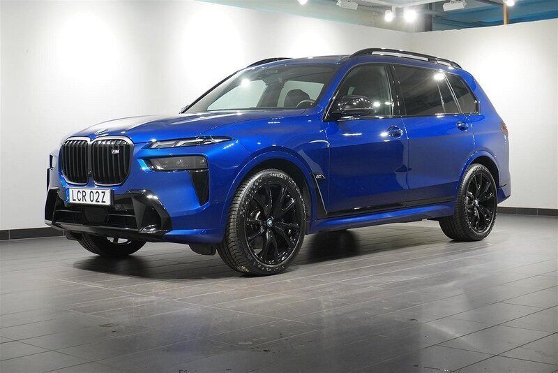Blå/lila Begagnad 2024 BMW X7 M Sport SUV | 1 369 900 kr (Dyr) - Bild 1/4