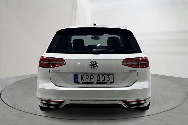 Begagnad VW Passat Executive 190 HK (139 kW) 2019 Vit