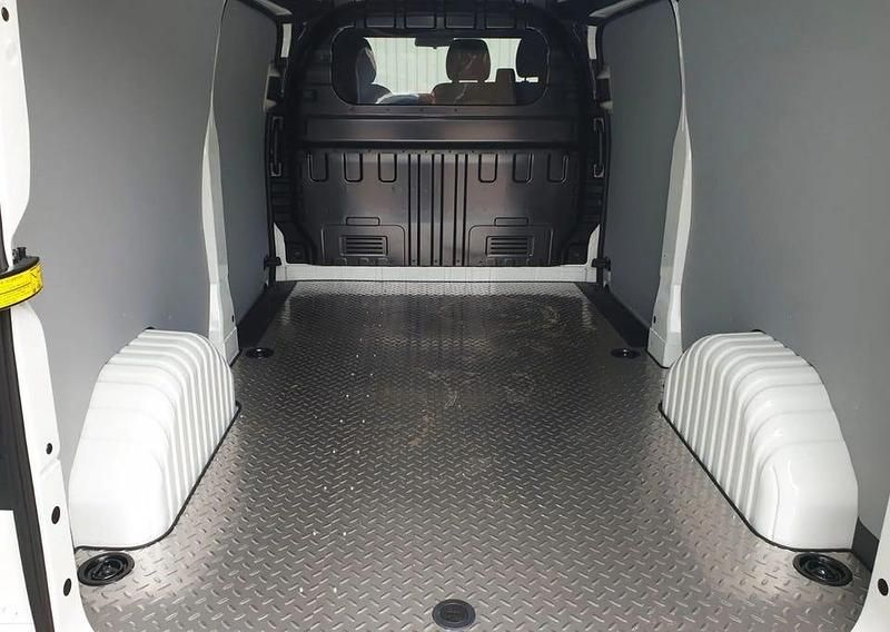 Ny Maxus V70 150 HK (110 kW) 2025 Vit Van