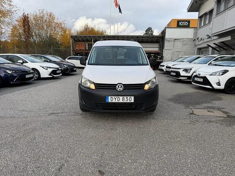 Vit Begagnad 2015 VW Caddy Maxi Minibuss | 69 900 kr (Superpris) - Bild 1/4
