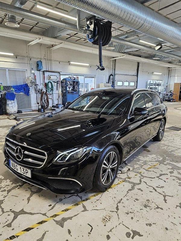 Svart Begagnad 2019 Mercedes E200 Kombi | 239 000 kr (Bra pris) - Bild 1/4