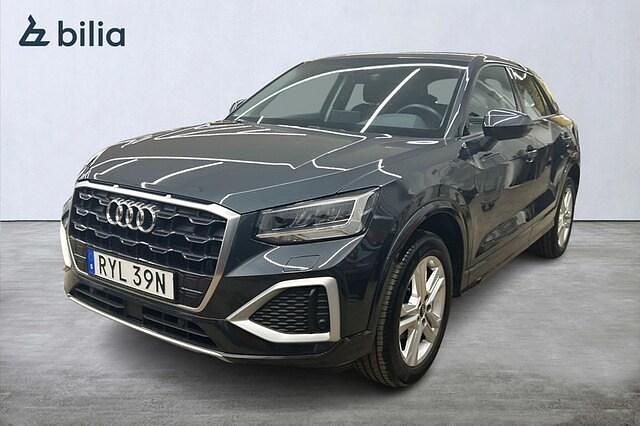 Manhattangrå metallic Begagnad 2023 Audi Q2 Advanced Plus SUV | 269 000 kr (Marknadspris) - Bild 1/4
