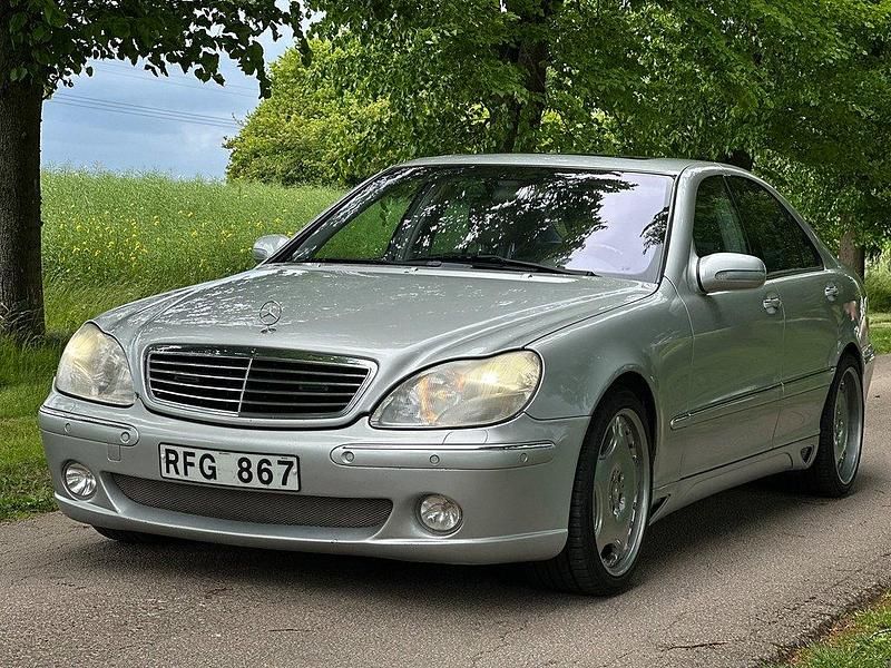 Begagnad Mercedes S320 225 HK (165 kW) 1999 Ljusgrå Sedan