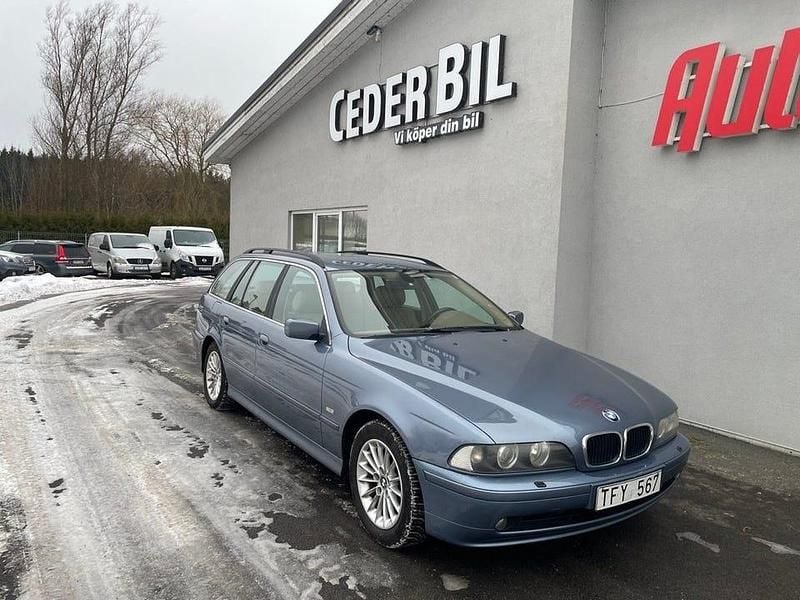 Begagnad BMW 525 192 HK (141 kW) 2002 Blå Kombi