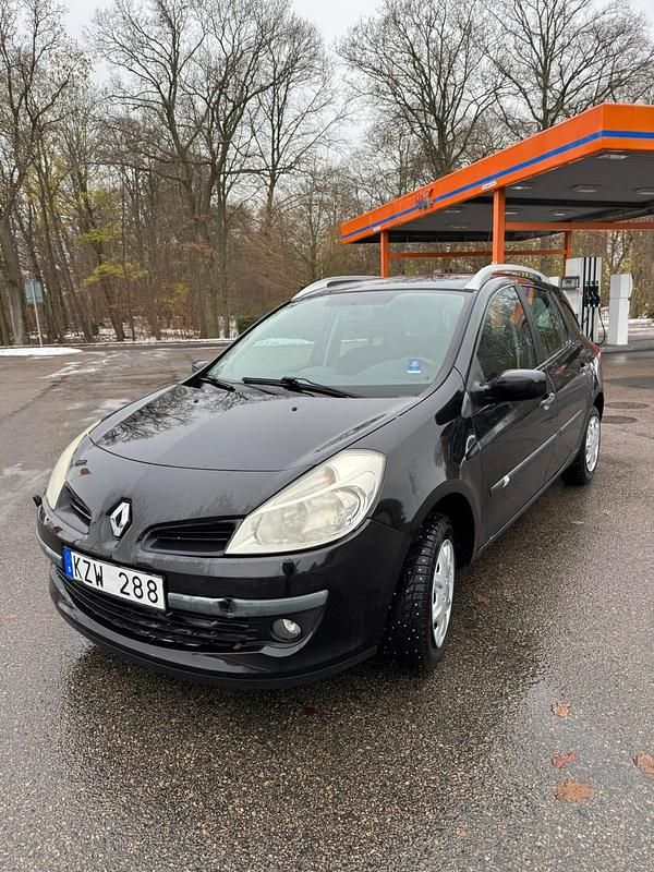 Svart Begagnad 2009 Renault Clio GrandTour Kombi | 30 000 kr (Marknadspris) - Bild 1/4