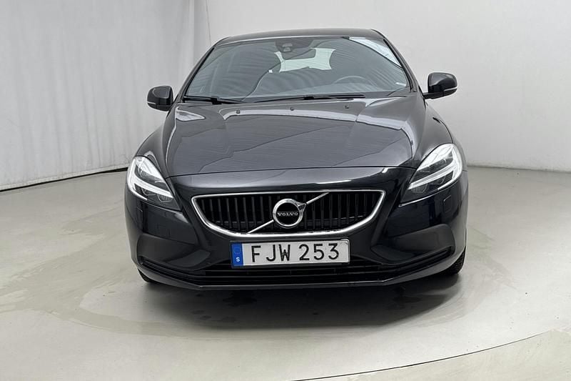 Begagnad Volvo V40 Business Edition 150 HK (110 kW) 2017 Svart