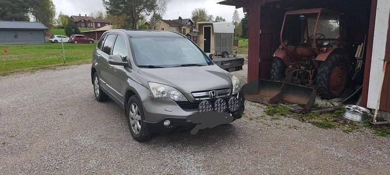 Grå Begagnad 2008 Honda CR-V SUV | 63 000 kr (Marknadspris) - Bild 1/4