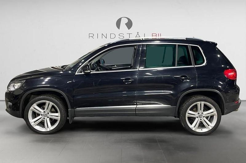 Begagnad VW Tiguan R-line 180 HK (132 kW) 2012 Svart SUV