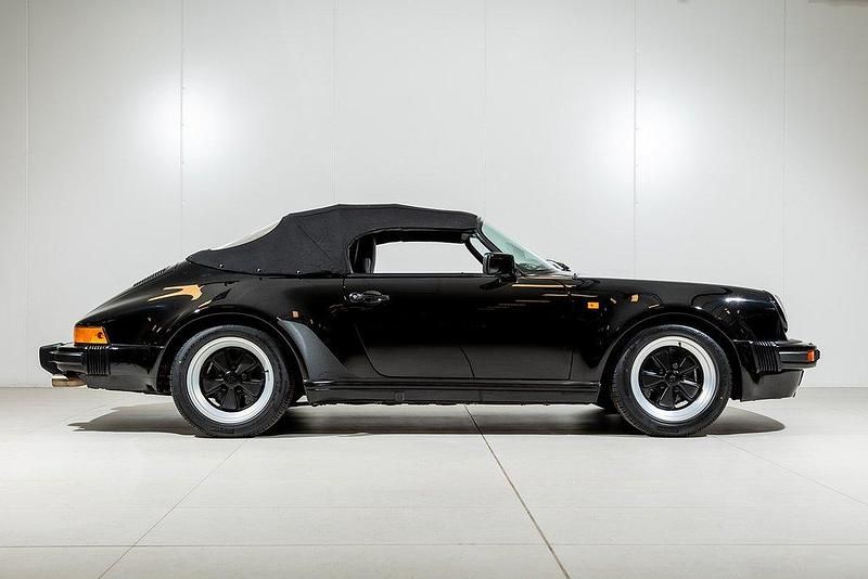 Grå Begagnad 2004 Porsche 911 Cab | 2 215 000 kr - Bild 1/4