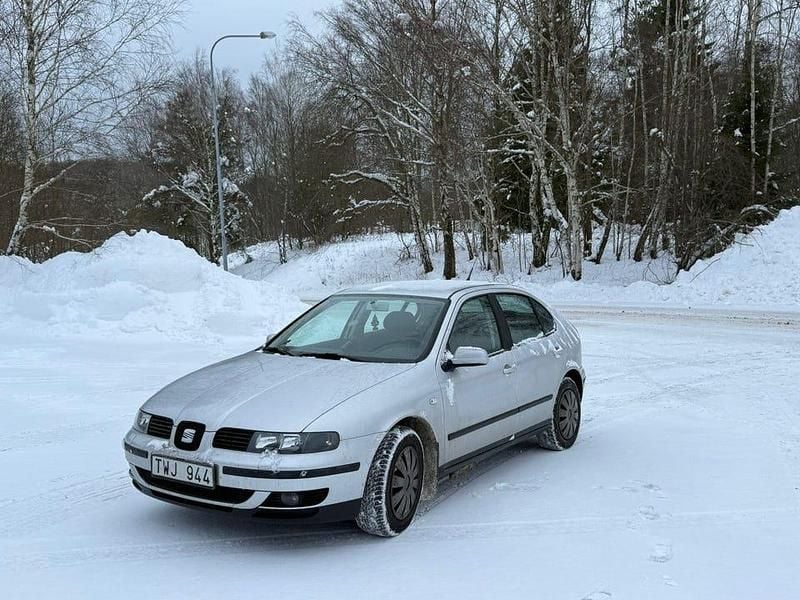 Begagnad 2003 Seat Leon Halvkombi | 15 000 kr - Bild 1/4