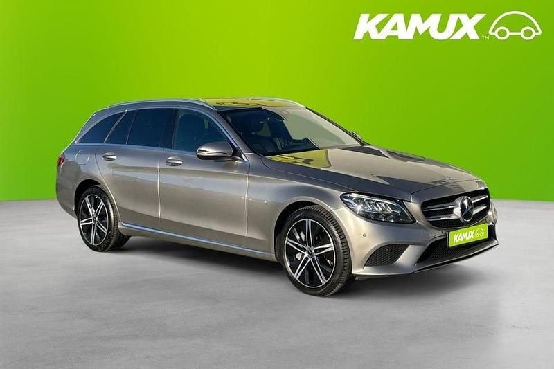 Grå Begagnad 2021 Mercedes C300 Avantgarde Kombi | 244 700 kr (Marknadspris) - Bild 1/3