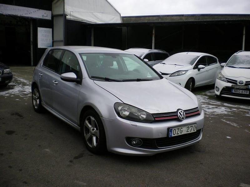 Begagnad VW Golf VII 105 HK (77 kW) 2013 Silver