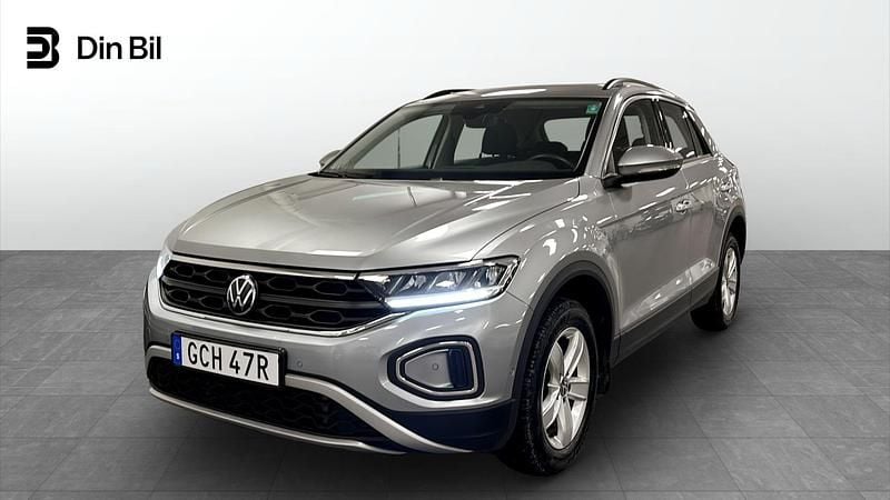 Silver Begagnad 2024 VW T-Roc SUV | 299 000 kr (Marknadspris) - Bild 1/4