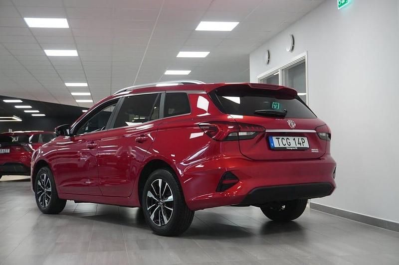 Begagnad MG MG5 EV Comfort 130 kW (177 HK) 2022 Röd Kombi