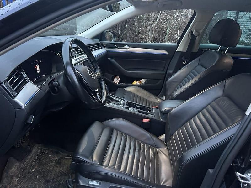 Begagnad VW Passat GTE 218 HK (160 kW) 2017 Svart metallic Kombi