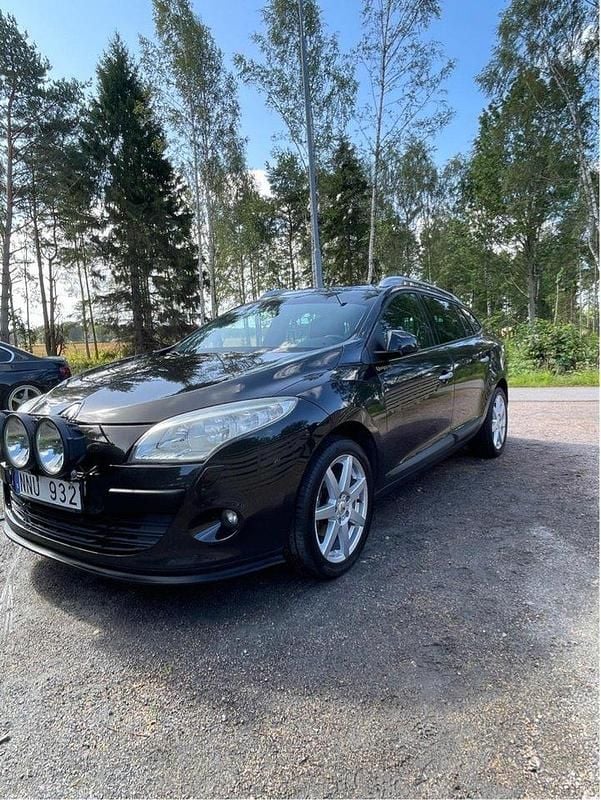 Svart Begagnad 2010 Renault Mégane GrandTour Kombi | 45 000 kr (Marknadspris) - Bild 1/4