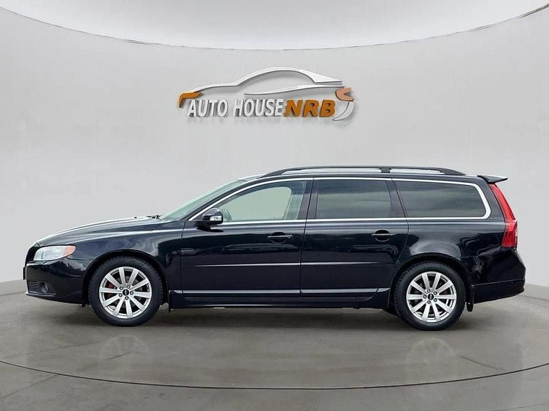Svart Begagnad 2010 Volvo V70 Momentum Kombi | 67 500 kr (Marknadspris) - Bild 1/4