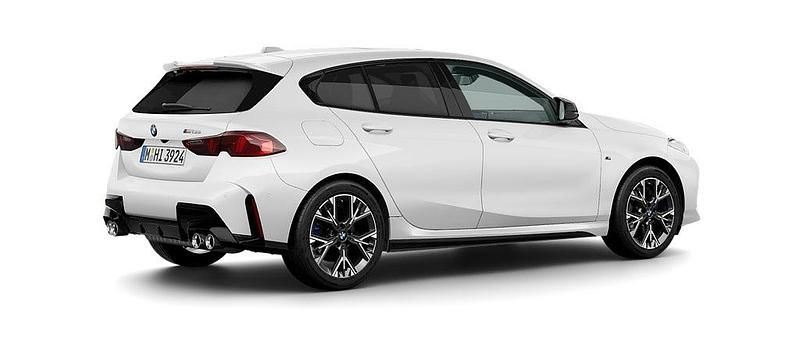 Ny BMW M135 2026 Vit Halvkombi