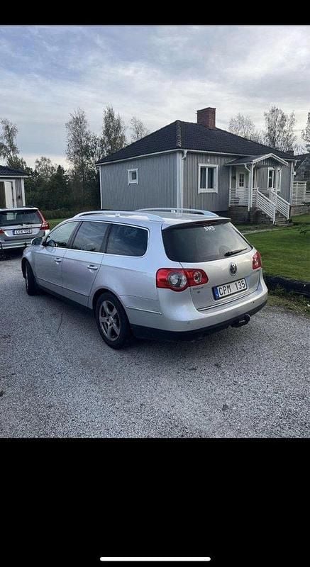 Silver Begagnad 2008 VW Passat Highline Kombi | 45 000 kr (Marknadspris) - Bild 1/4
