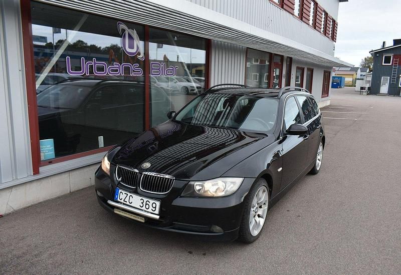 Svart Begagnad 2007 BMW 325 Comfort Edition Kombi | 59 900 kr (Marknadspris) - Bild 1/4