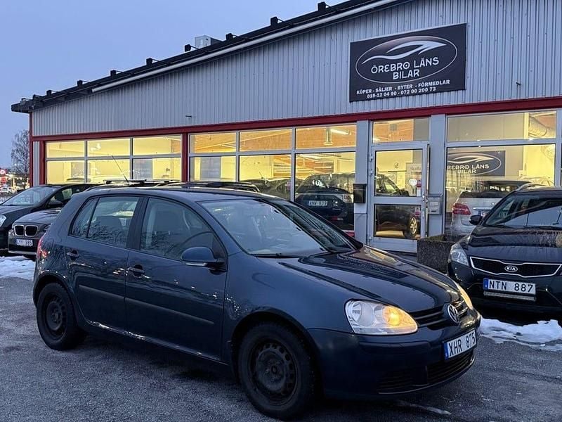 Blå Begagnad 2006 VW Golf IV | 24 900 kr (Marknadspris) - Bild 1/4