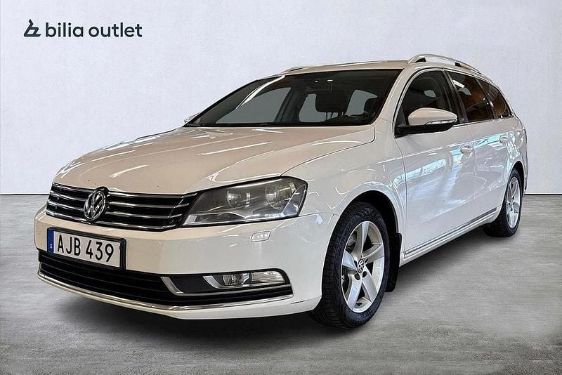 Vit Begagnad 2013 VW Passat Kombi | 64 900 kr (Superpris) - Bild 1/4