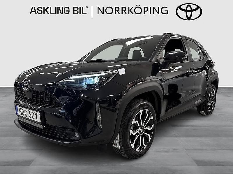 Begagnad Toyota Yaris Cross Active 92 HK (67 kW) 2022 Svart SUV