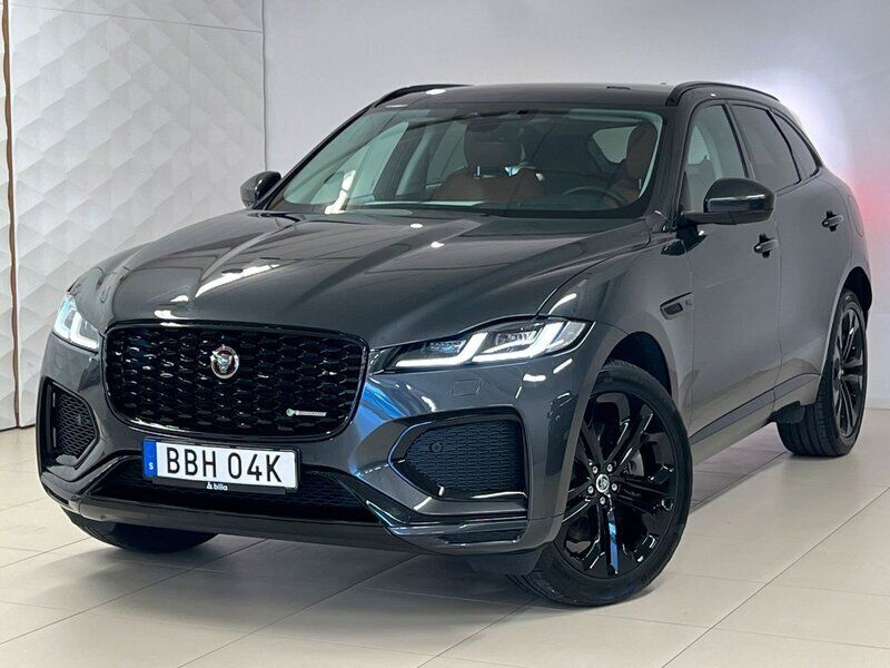Grå Begagnad 2023 Jaguar F-Pace R-Dynamic SUV | 599 000 kr - Bild 1/4