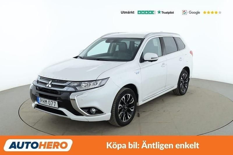 Vit Begagnad 2018 Mitsubishi Outlander SUV | 182 000 kr (Marknadspris) - Bild 1/4