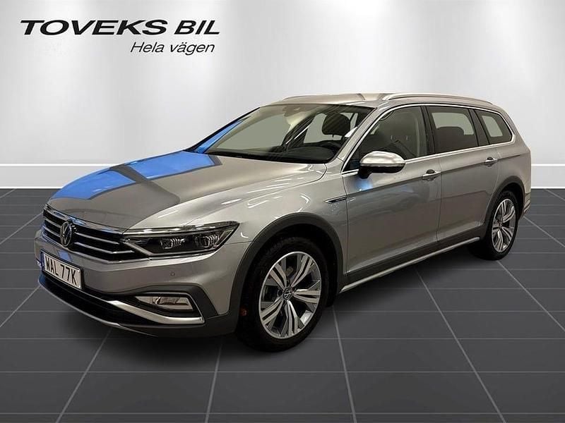 Silver Begagnad 2023 VW Passat Alltrack Kombi | 379 900 kr (Marknadspris) - Bild 1/4