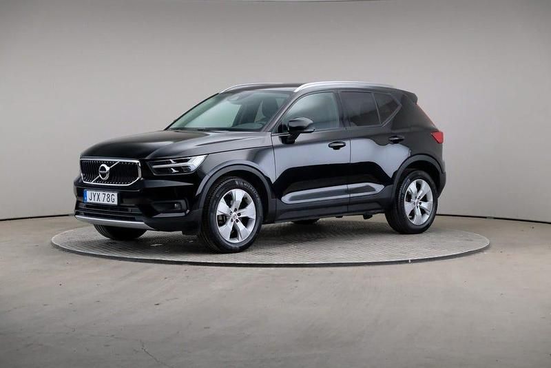 Svart Begagnad 2020 Volvo XC40 Momentum SUV | 280 000 kr (Marknadspris) - Bild 1/4