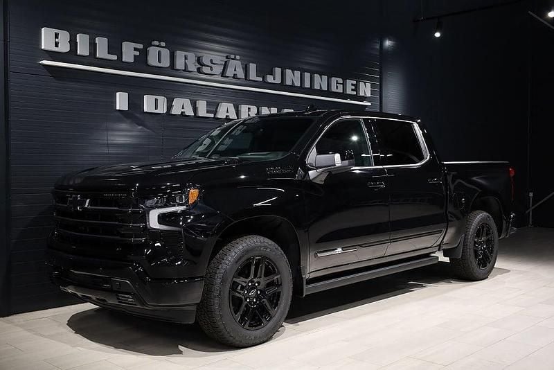 Svart Ny 2025 Chevrolet Silverado Pickup | 1 199 000 kr - Bild 1/4