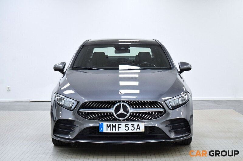 Mörkgrå (grå) Begagnad 2020 Mercedes A180 AMG Sedan | 289 900 kr (Lite dyr) - Bild 1/4