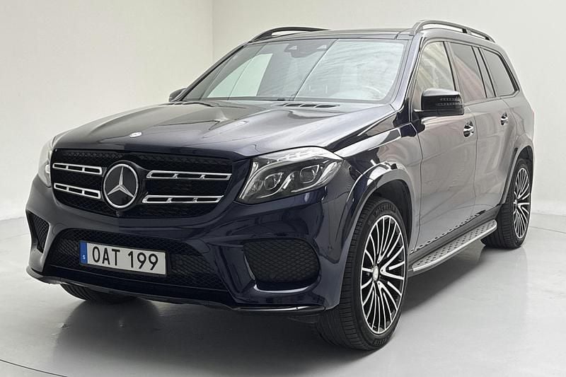 Mörkblå Begagnad 2016 Mercedes GLS350 AMG line SUV | 417 000 kr (Marknadspris) - Bild 1/4