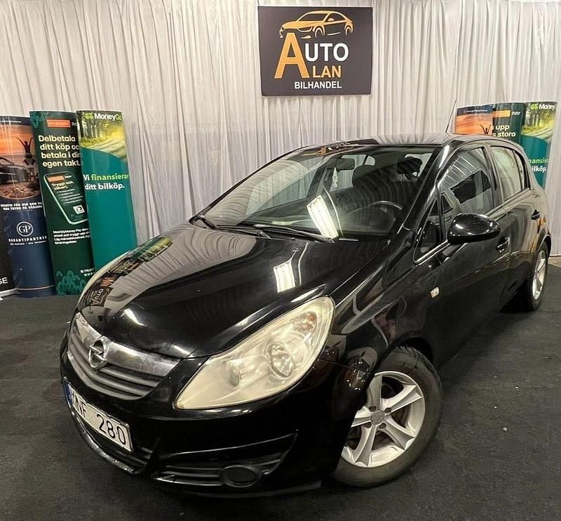 Svart Begagnad 2008 Opel Corsa Halvkombi | 32 900 kr (Marknadspris) - Bild 1/4