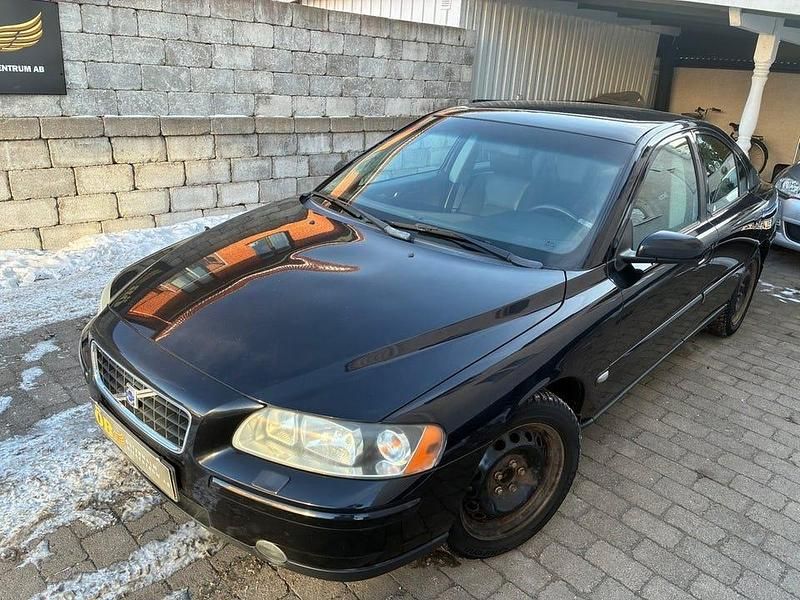 Begagnad Volvo S60 Kinetic 170 HK (125 kW) 2006 Svart Sedan