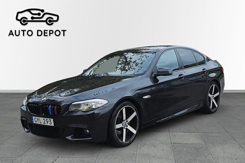 Grå Begagnad 2012 BMW 520 Sedan | 129 000 kr (Marknadspris) - Bild 1/4
