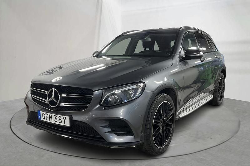 Grå Begagnad 2019 Mercedes GLC220 AMG | 279 000 kr (Bra pris) - Bild 1/4