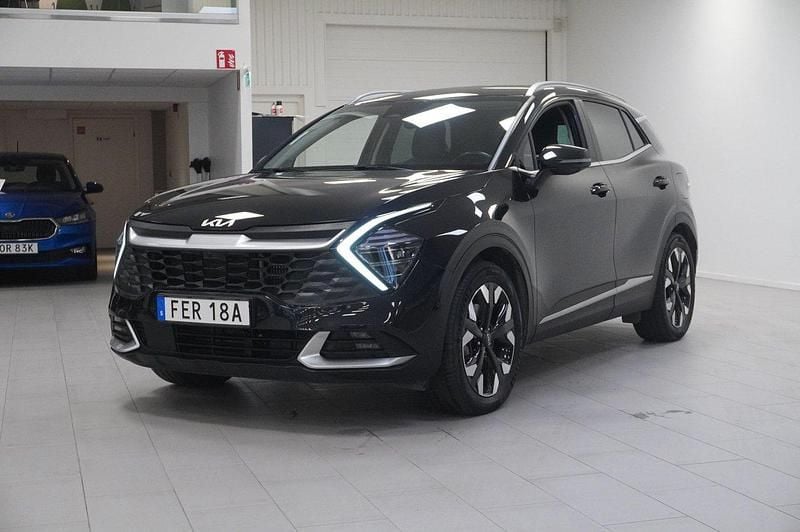 Svart Begagnad 2022 Kia Sportage 2 SUV | 309 800 kr (Superpris) - Bild 1/4