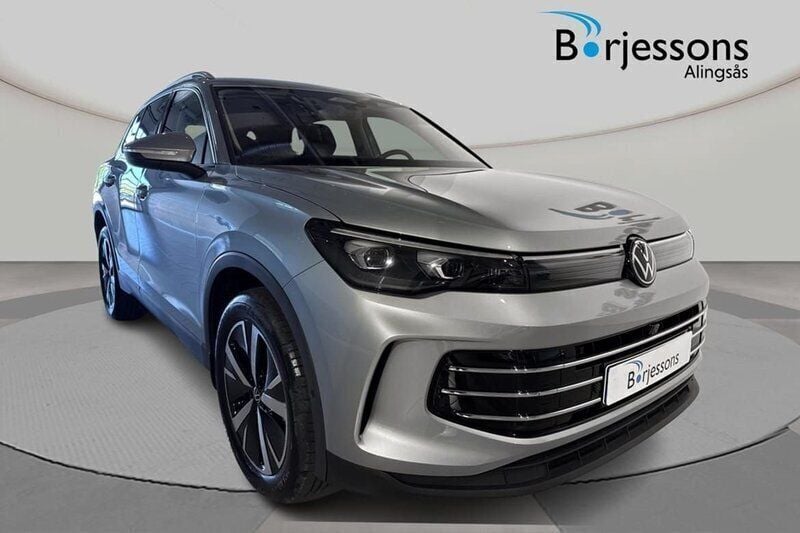 Silver Ny 2025 VW Tiguan Elegance SUV | 589 900 kr (Dyr) - Bild 1/4