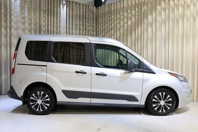 Begagnad Ford Tourneo Connect 120 HK (88 kW) 2017 Grå Minibuss