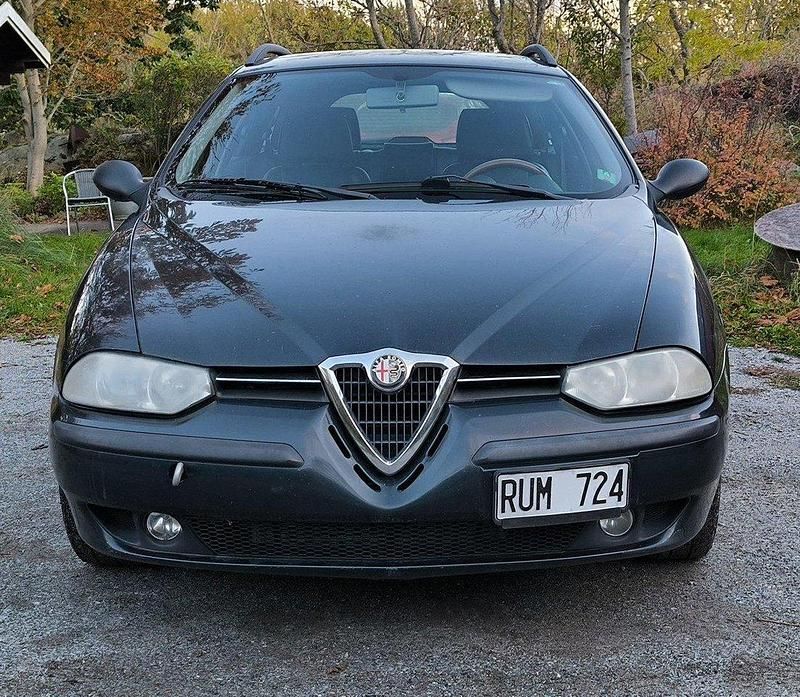 Svart Begagnad 2000 Alfa Romeo 156 Distinctive Kombi | 11 000 kr - Bild 1/4