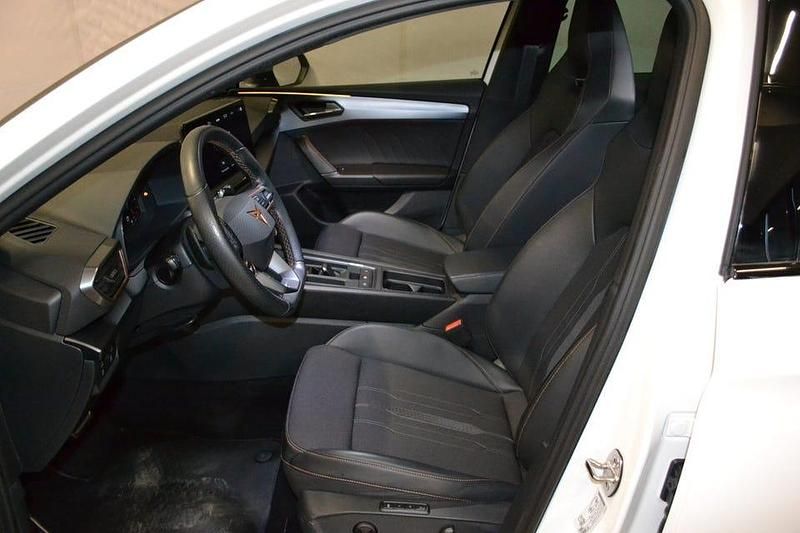 Begagnad Cupra Leon 245 HK (180 kW) 2023 Vit