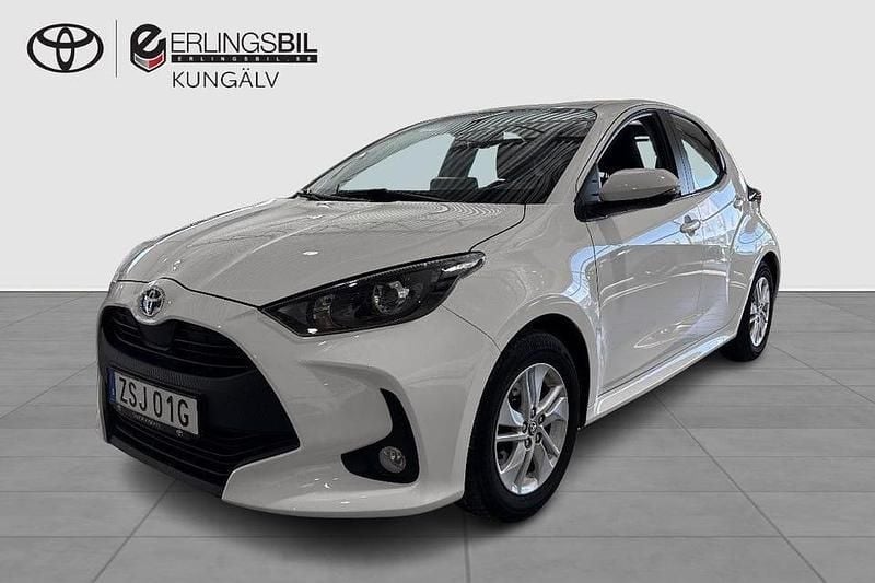 Begagnad Toyota Yaris Hybrid Active 117 HK (86 kW) 2023 Vit