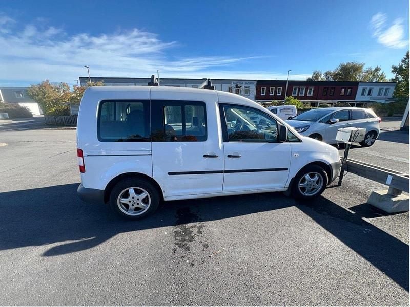 Vit Begagnad 2008 VW Caddy Minibuss | 34 999 kr (Marknadspris) - Bild 1/4